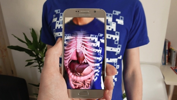 Virtuali-Tee Lets Users Learn About The Body Using Virtual Reality